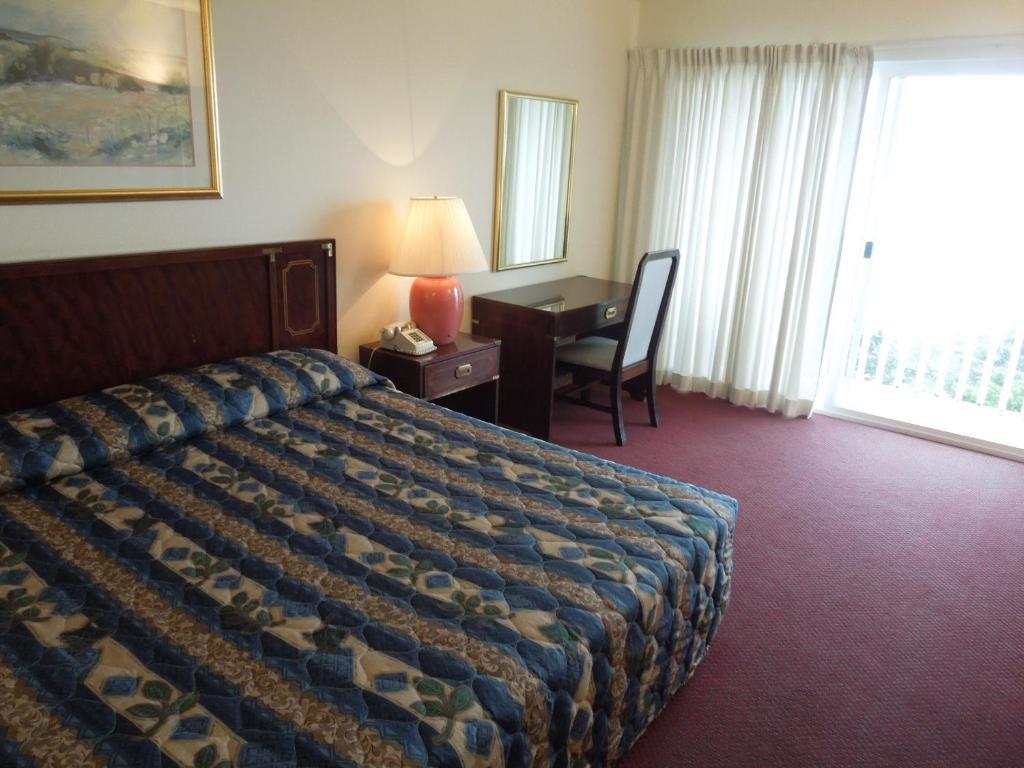 Edgecliff Motel Линкън Сити Стая снимка
