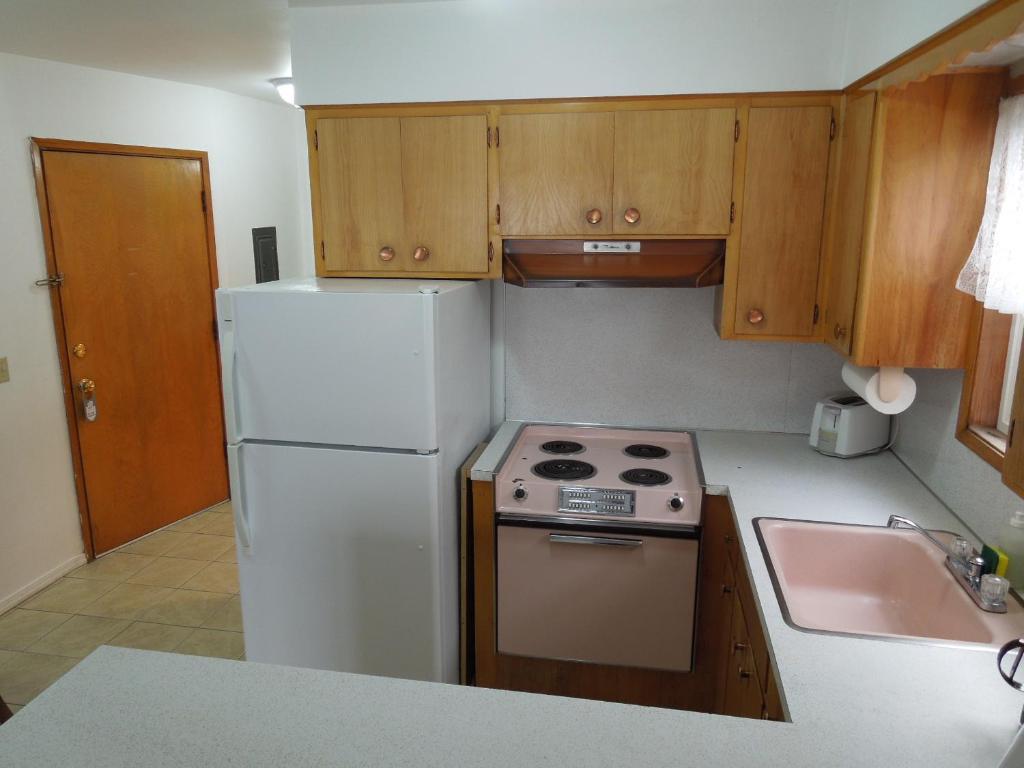 Edgecliff Motel Линкън Сити Стая снимка