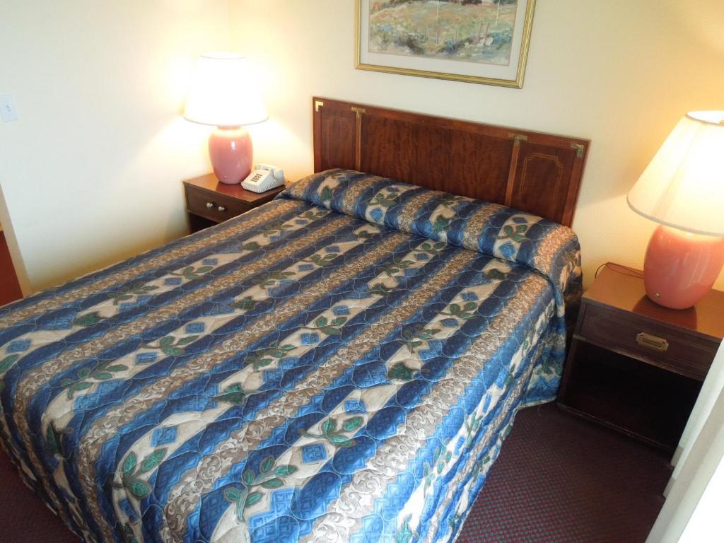 Edgecliff Motel Линкън Сити Стая снимка